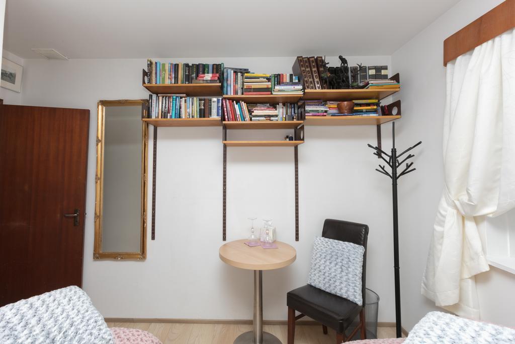 Blomasetrith Homestay بورغارنيس المظهر الخارجي الصورة