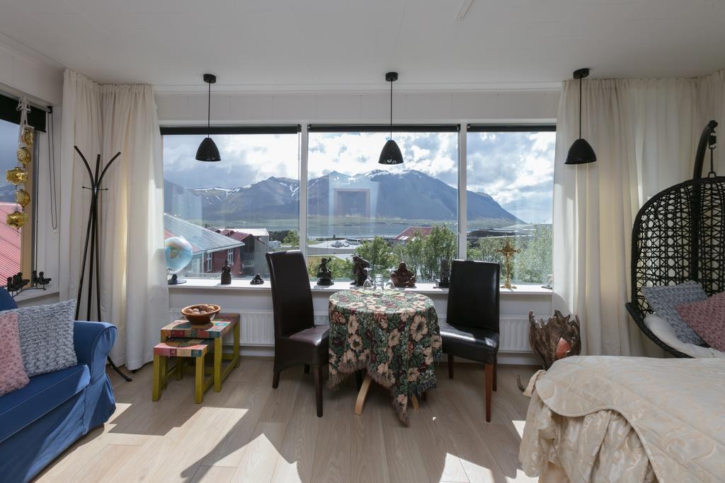 Blomasetrith Homestay بورغارنيس المظهر الخارجي الصورة