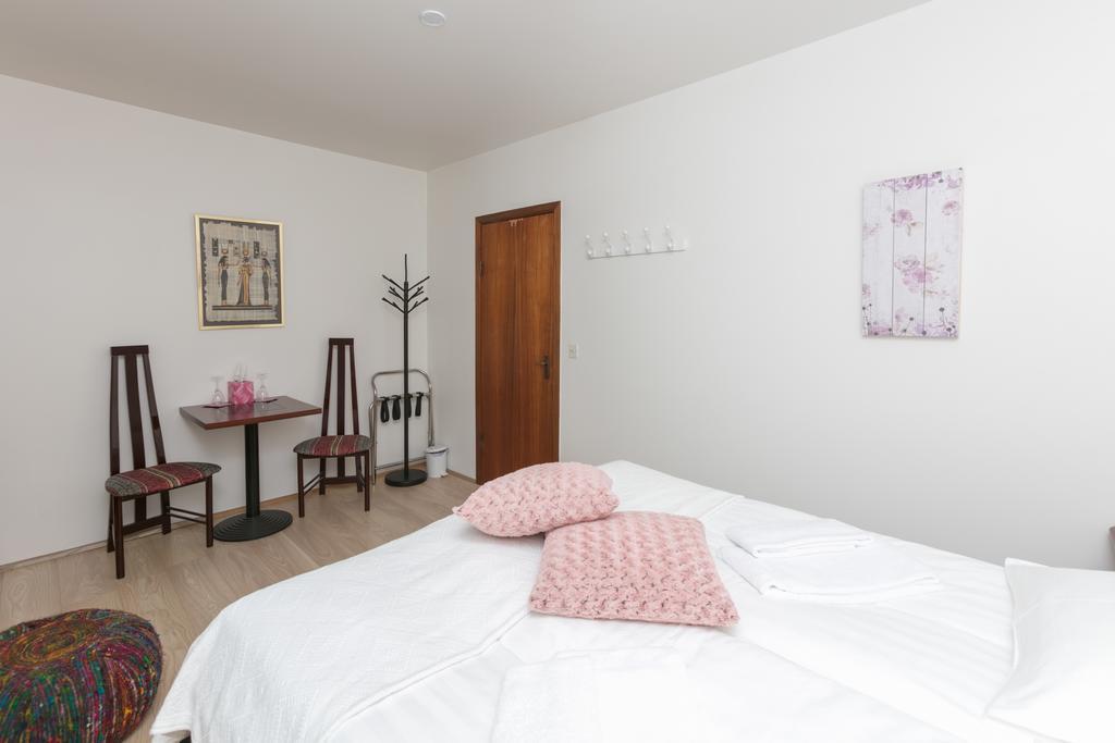 Blomasetrith Homestay بورغارنيس المظهر الخارجي الصورة