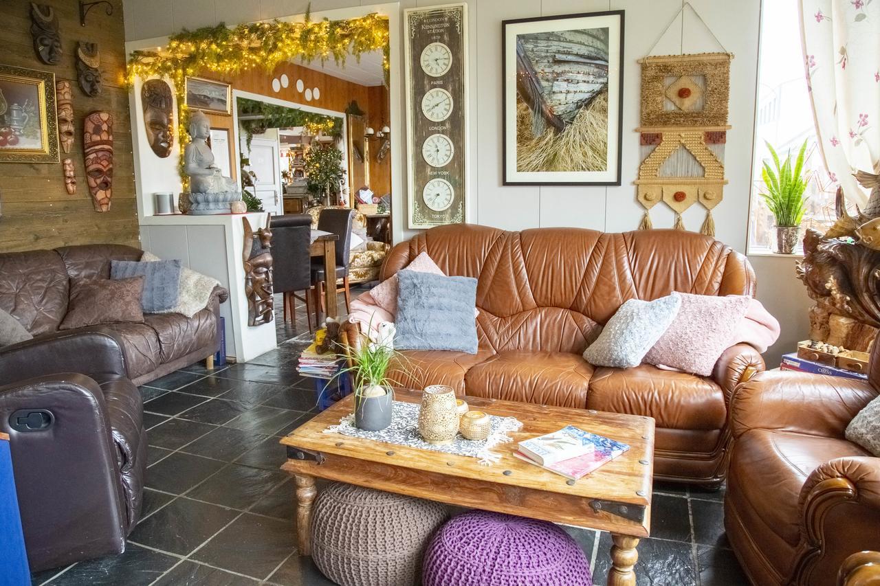 Blomasetrith Homestay بورغارنيس المظهر الخارجي الصورة